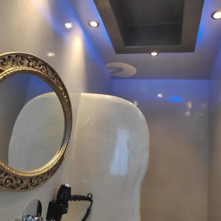 Santoxenia George Kamári