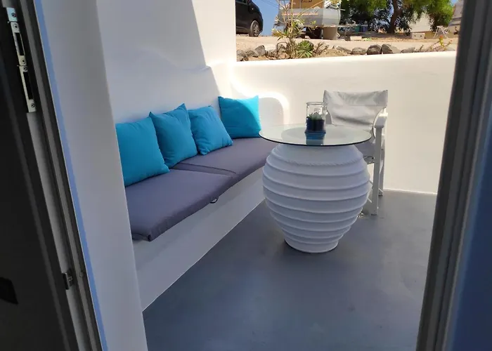 Santoxenia George Kamári