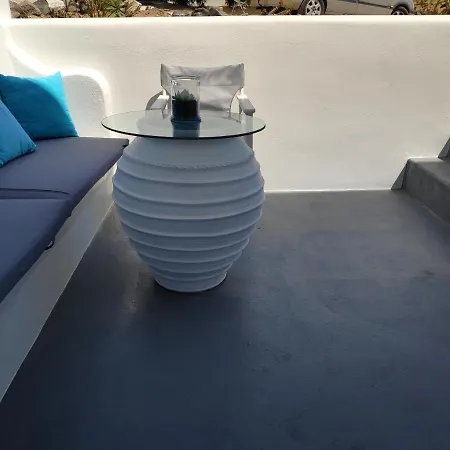 Santoxenia George Appartamento Kamári